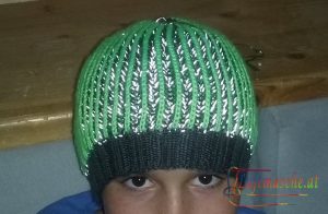 002_haube-reflexfaden-gestrickt sichtbar Katzenaugen